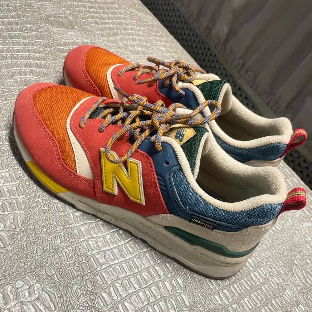 NEW BALANCE